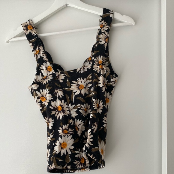 Urban Outfitters Daisy Button Up Tank - Picture 4 of 5